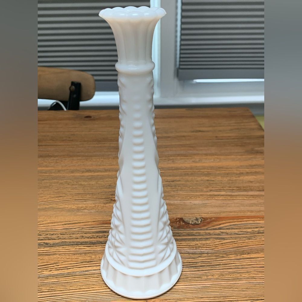 Anchor Hocking White Milk Bud Vase with Intricate Floral Design - Picture 6 of 10